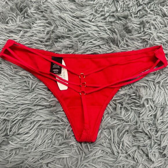Victoria’s Secret Red V-String Thong Size XS NWT - Picture 3 of 7